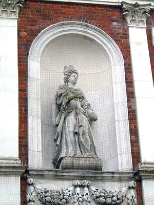 Queen Anne - Guildhall