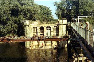 Victoria Bridge during reconstruction, 1964