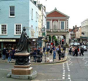 Victoria Statue and Guildhall, to the east